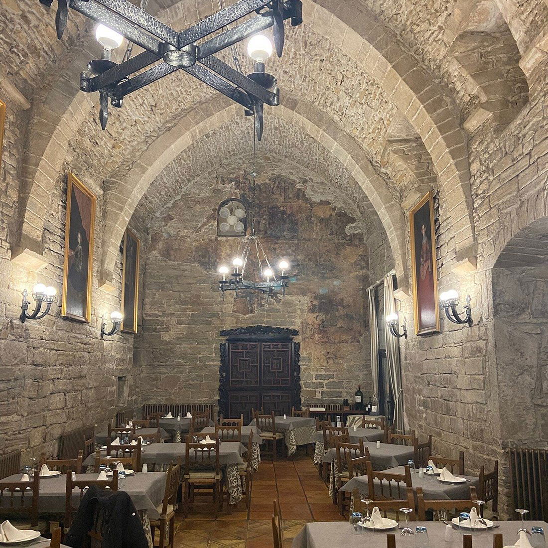 Restaurante Hospedería La Catedral, Restaurant in Roda De Isabena