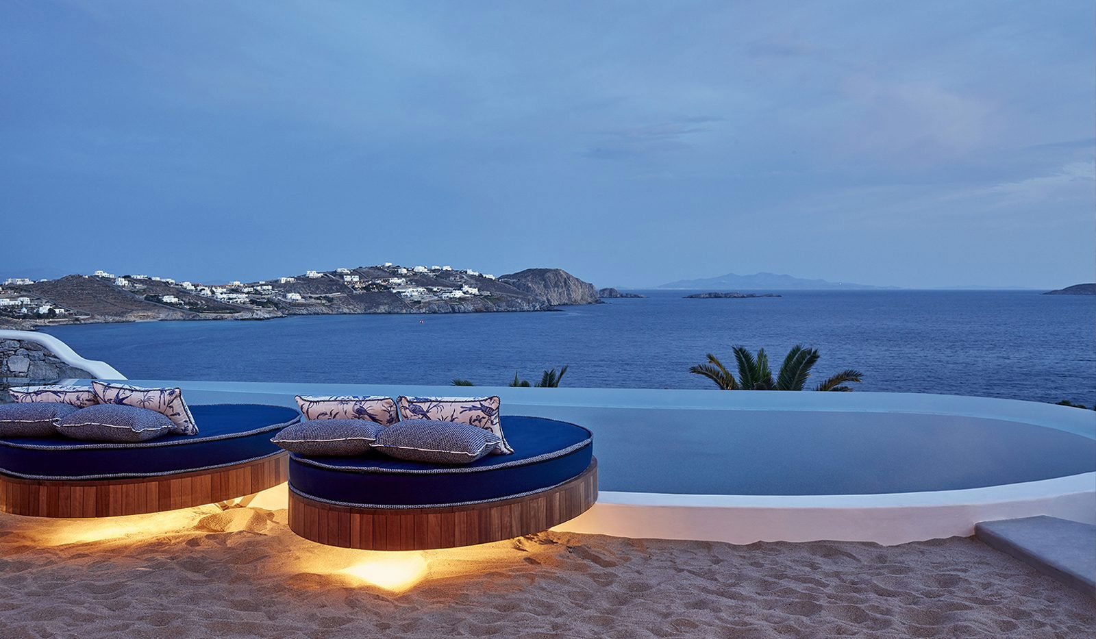 Mikrasia Restaurant, Restaurant in Mykonos