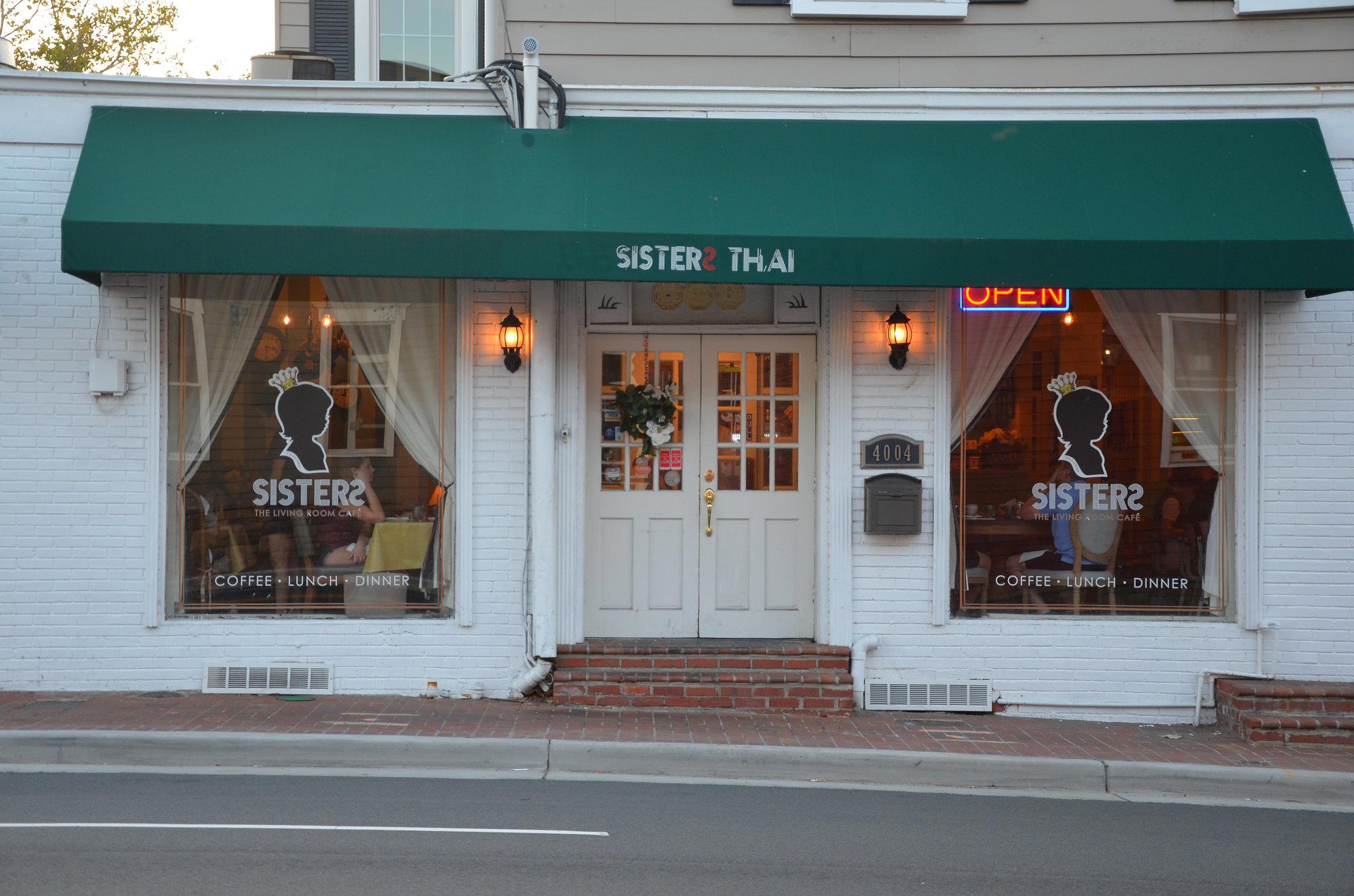 Sisters Thai restaurant in Fairfax, United States