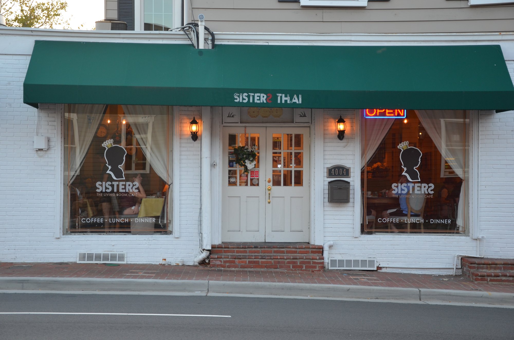 Sisters Thai
