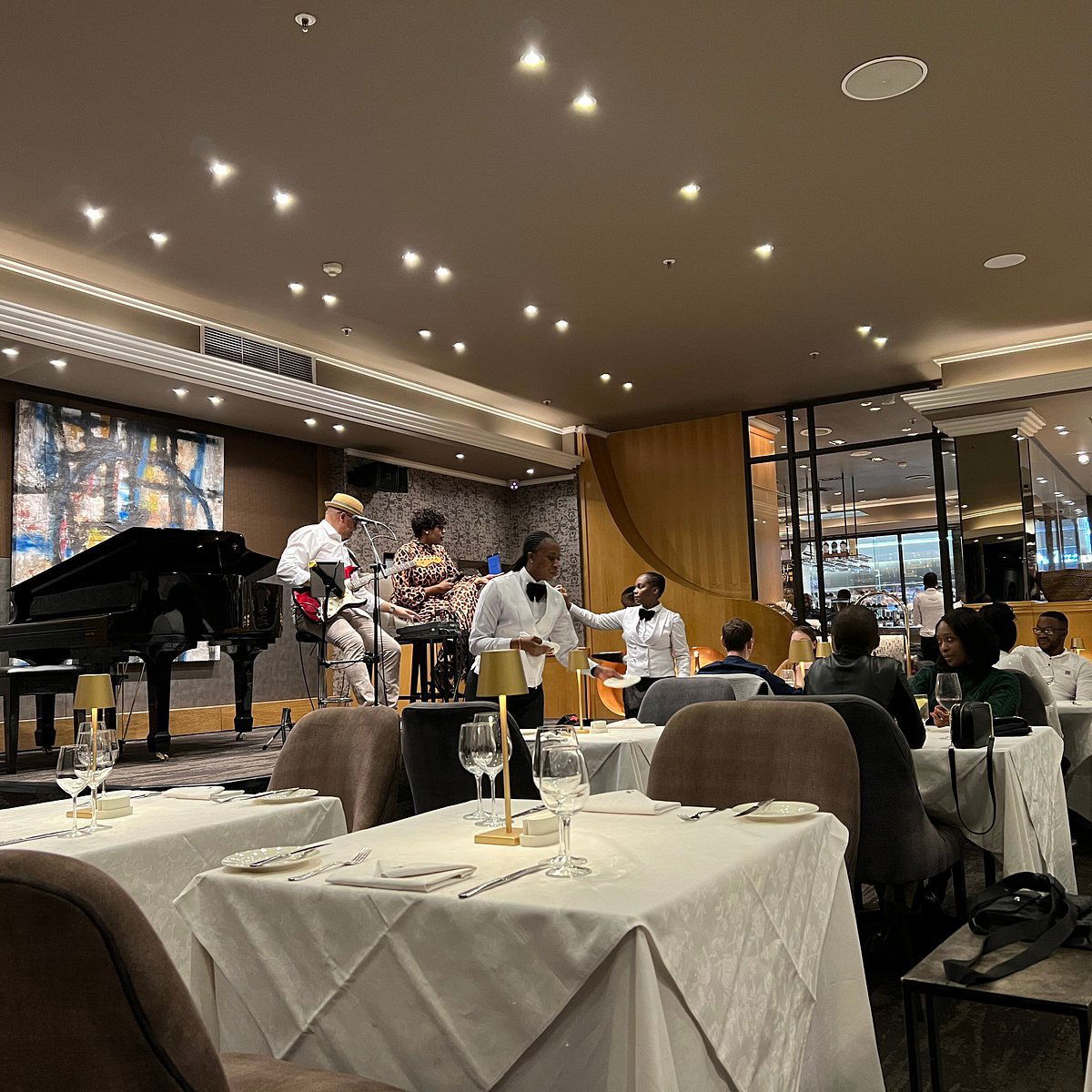 Signature Restaurant Sandton, Restaurant in Johannesburg