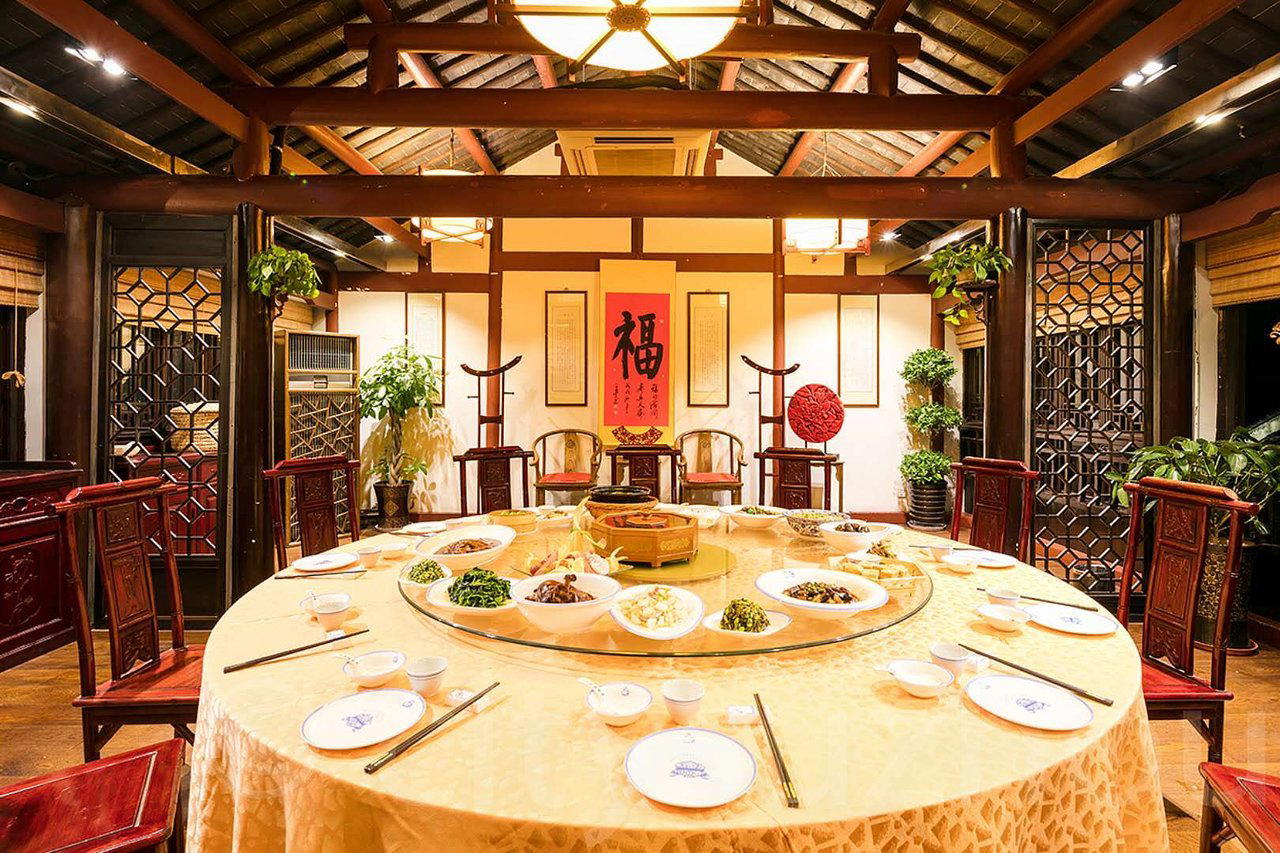 Shengshi 盛世三锅 restaurant in Ku, China