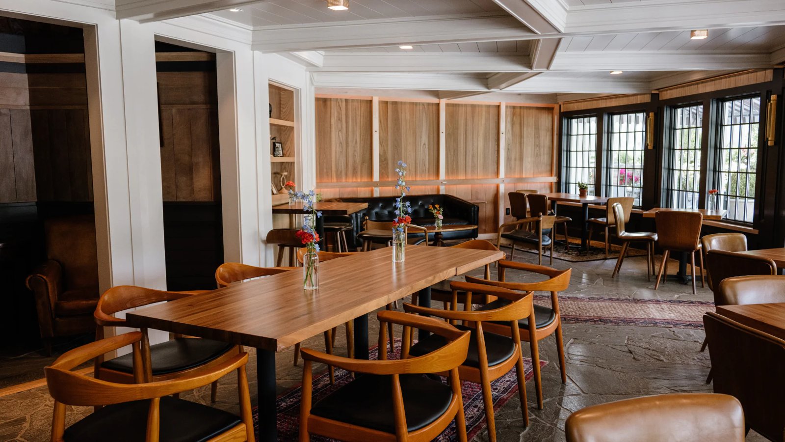Maggie's Tavern