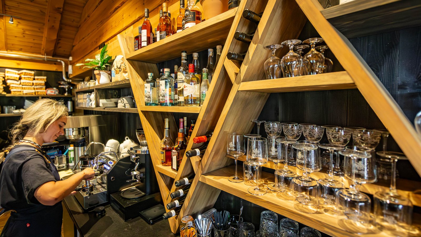 Elvatun Café & Bar