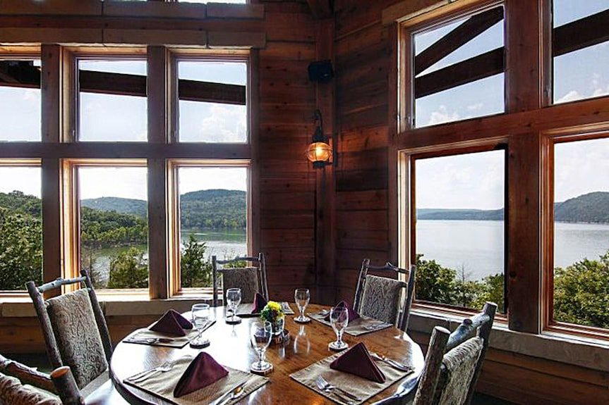 Stonewater Cove restaurant in Shell Knob