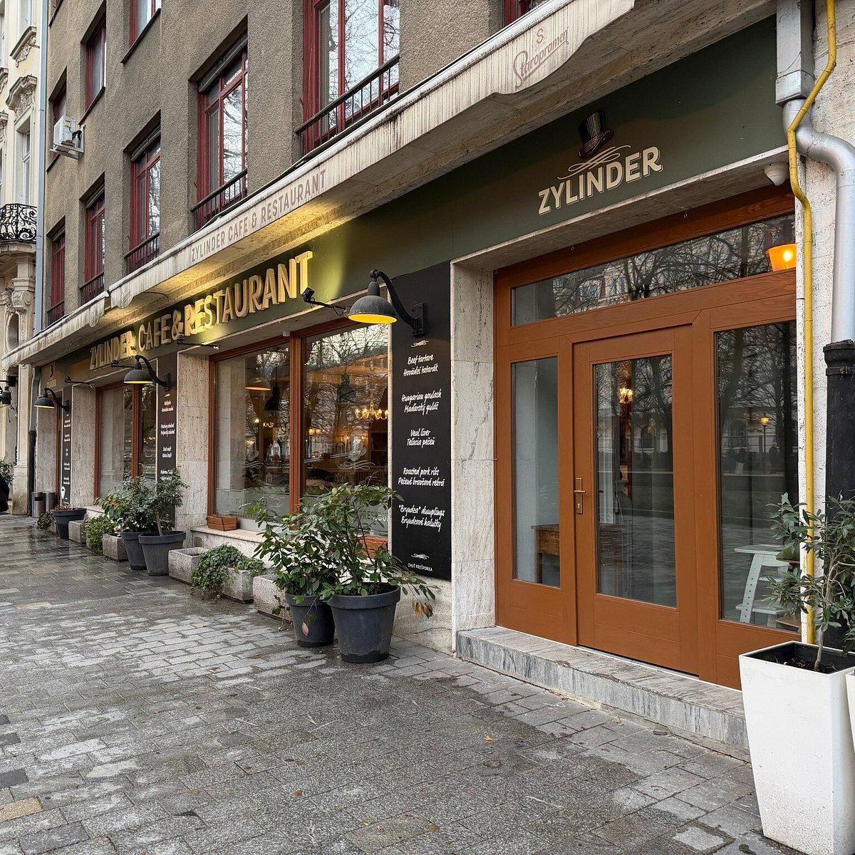 Zylinder Cafe Restaurant restaurant in Bratislava, Slovakia