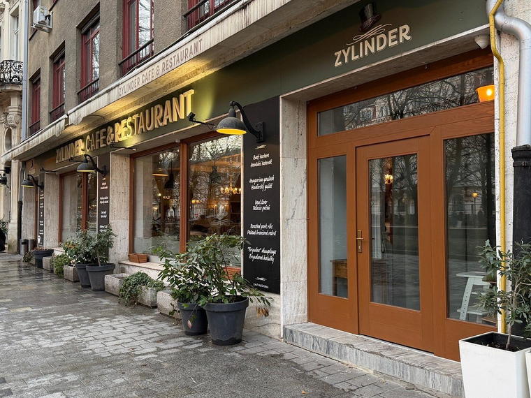 Zylinder Cafe Restaurant, Bratislava, Slovakia