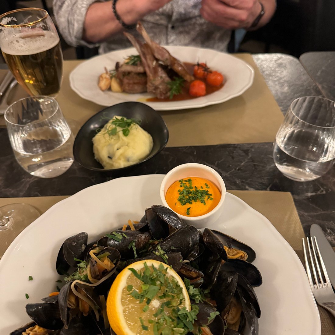 COCO Bistrot Café Bar a Vin, Linz, Austria