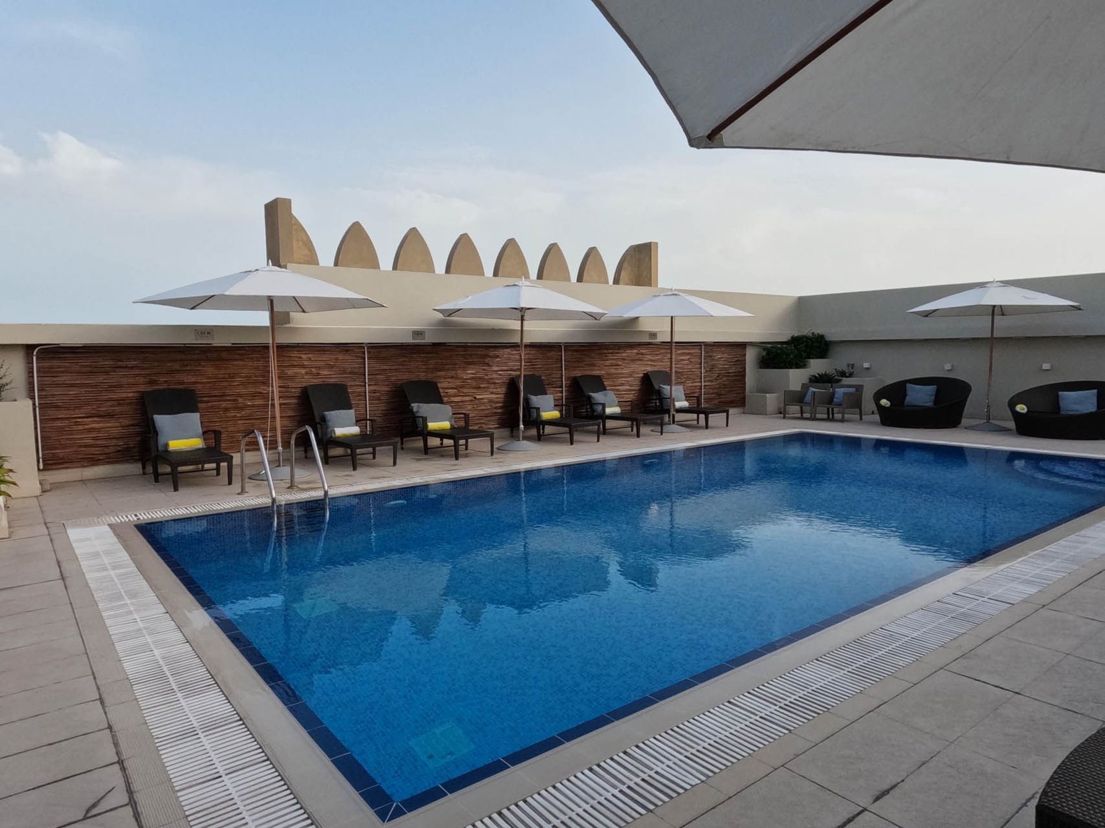 Waves Pool Cafe