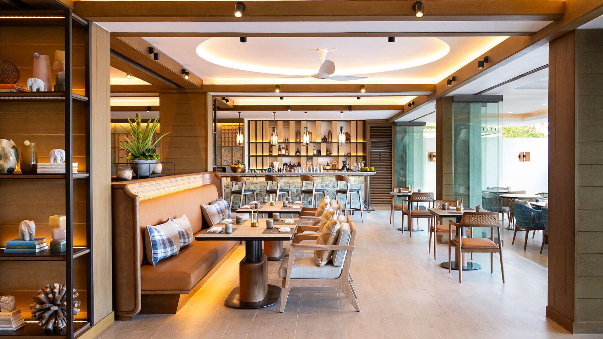 Yím, Restaurant in Boracay