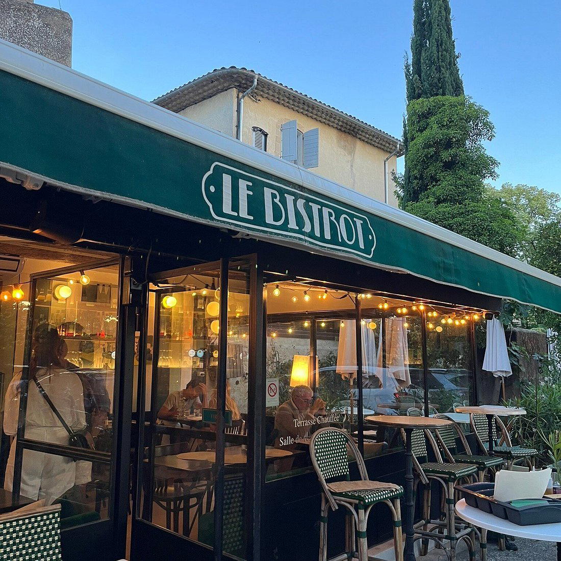 LE BISTROT restaurant in Lourmarin, France