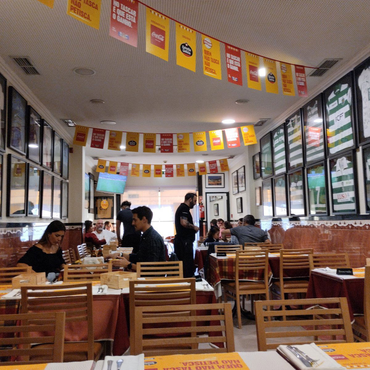 Tasquinha do Lagarto, Restaurant in Lisbon