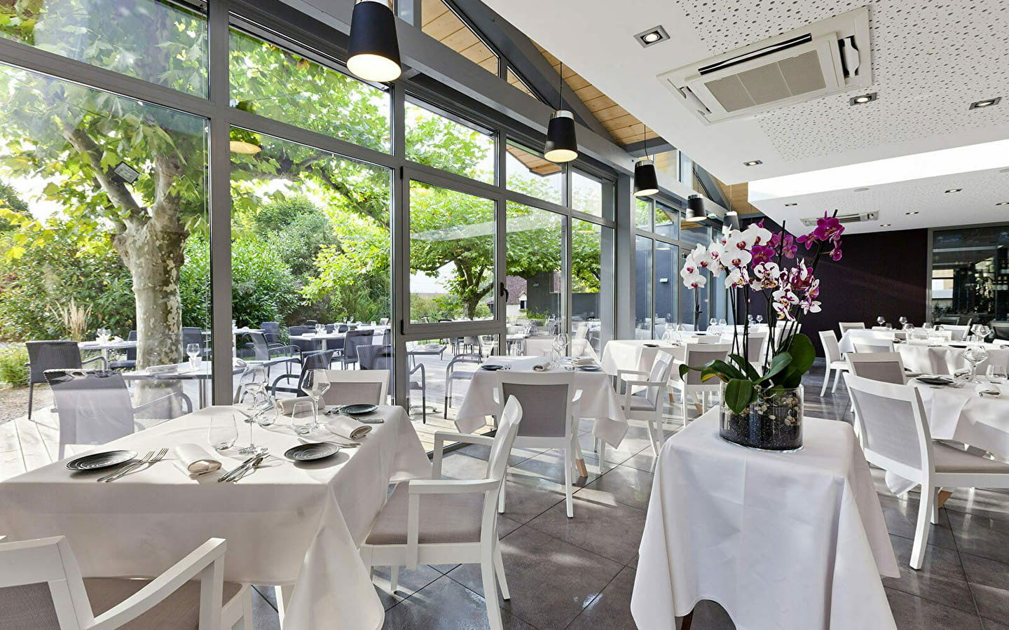 La Table de Marc Turpin - Hostellerie Saint-Germain, Restaurant in Saint-Germain-lès-Arlay