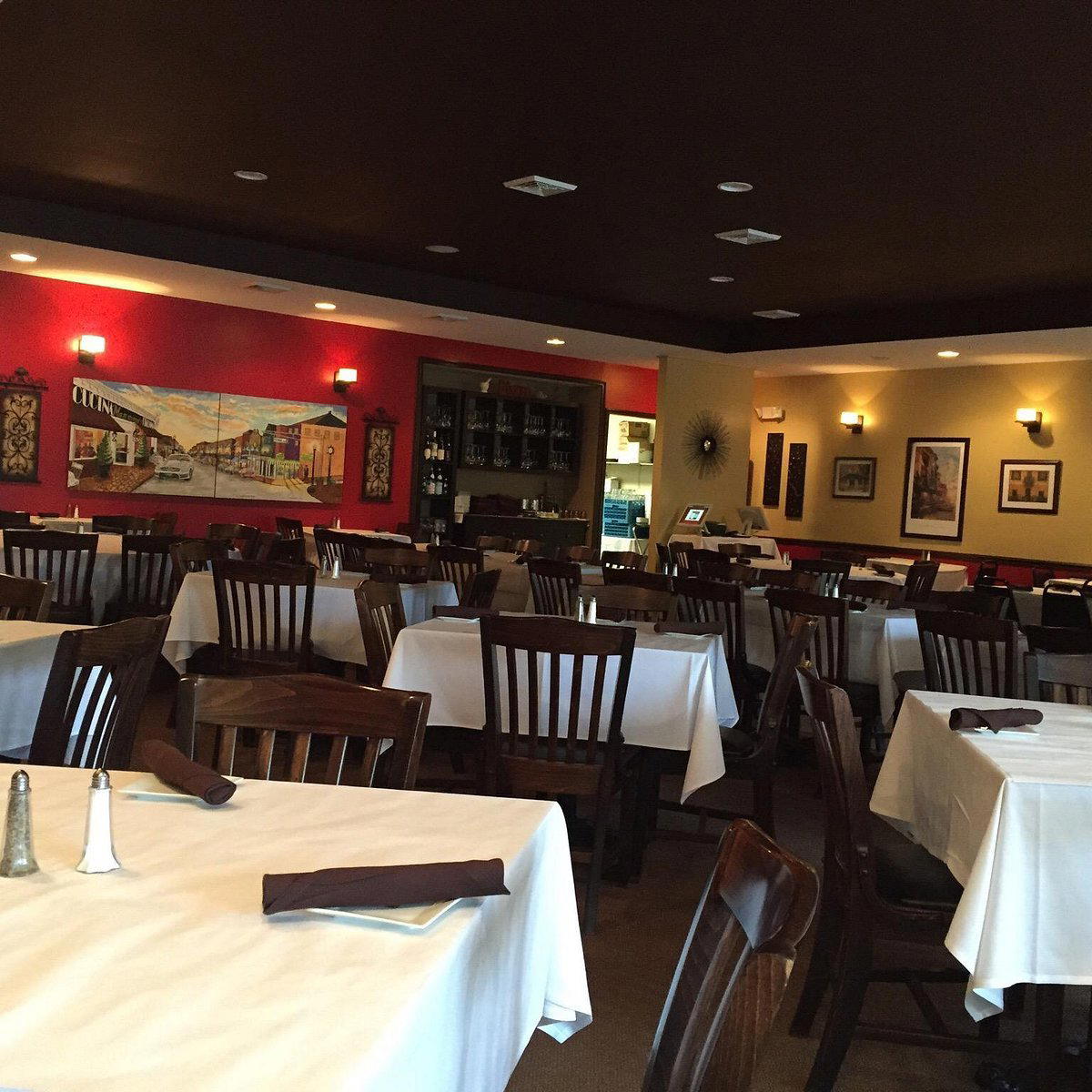 Mannino's Cucina Italiana restaurant in Pitman, United States