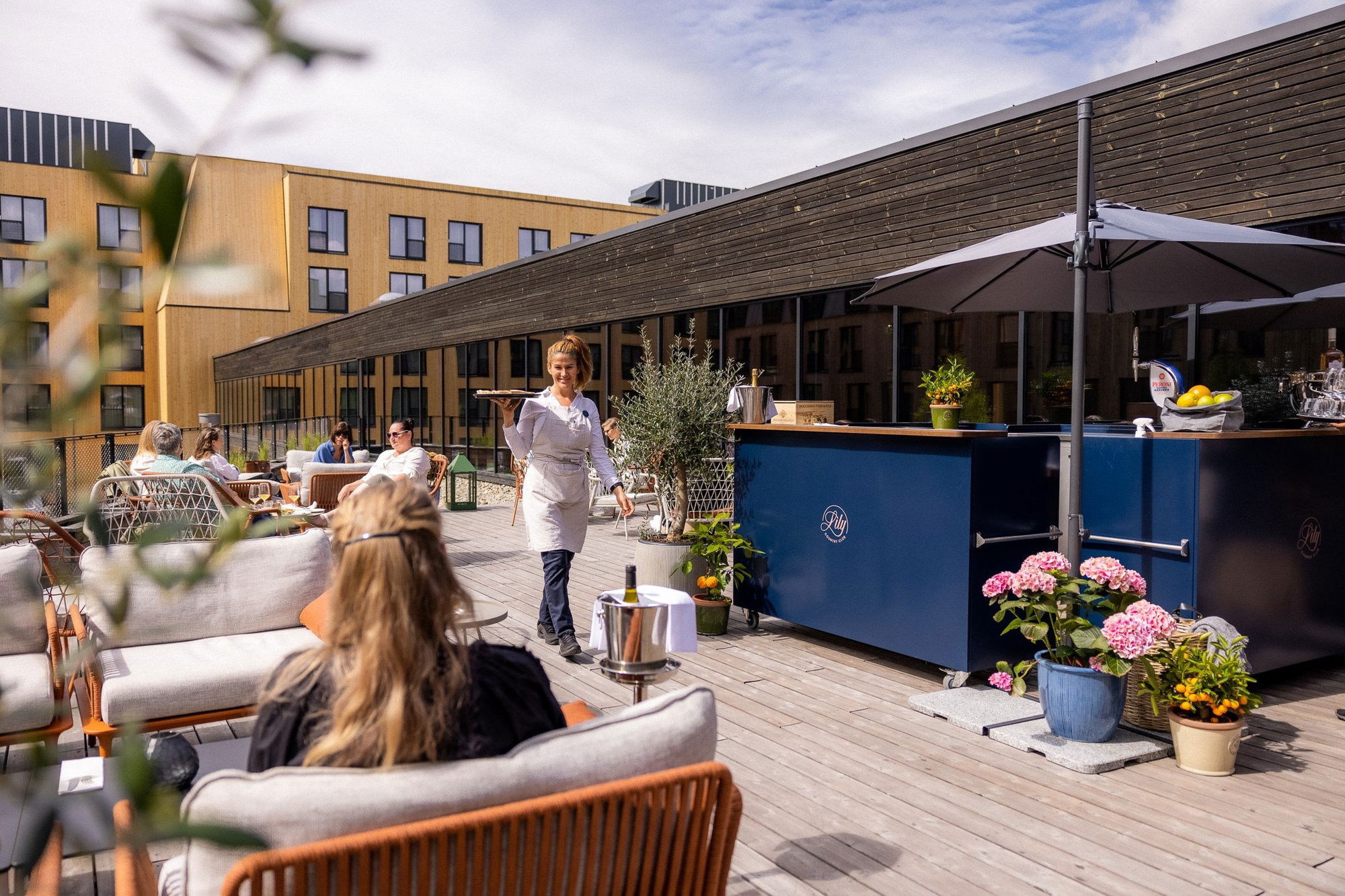 Lily Country Club, Restaurant in Kløfta