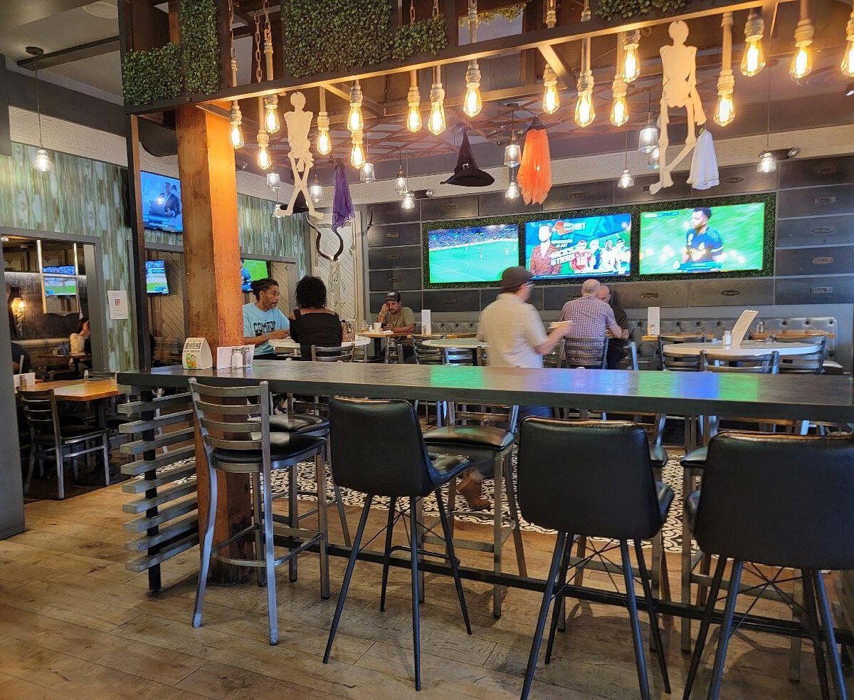 EJ Malloy's restaurant in Long Beach, United States