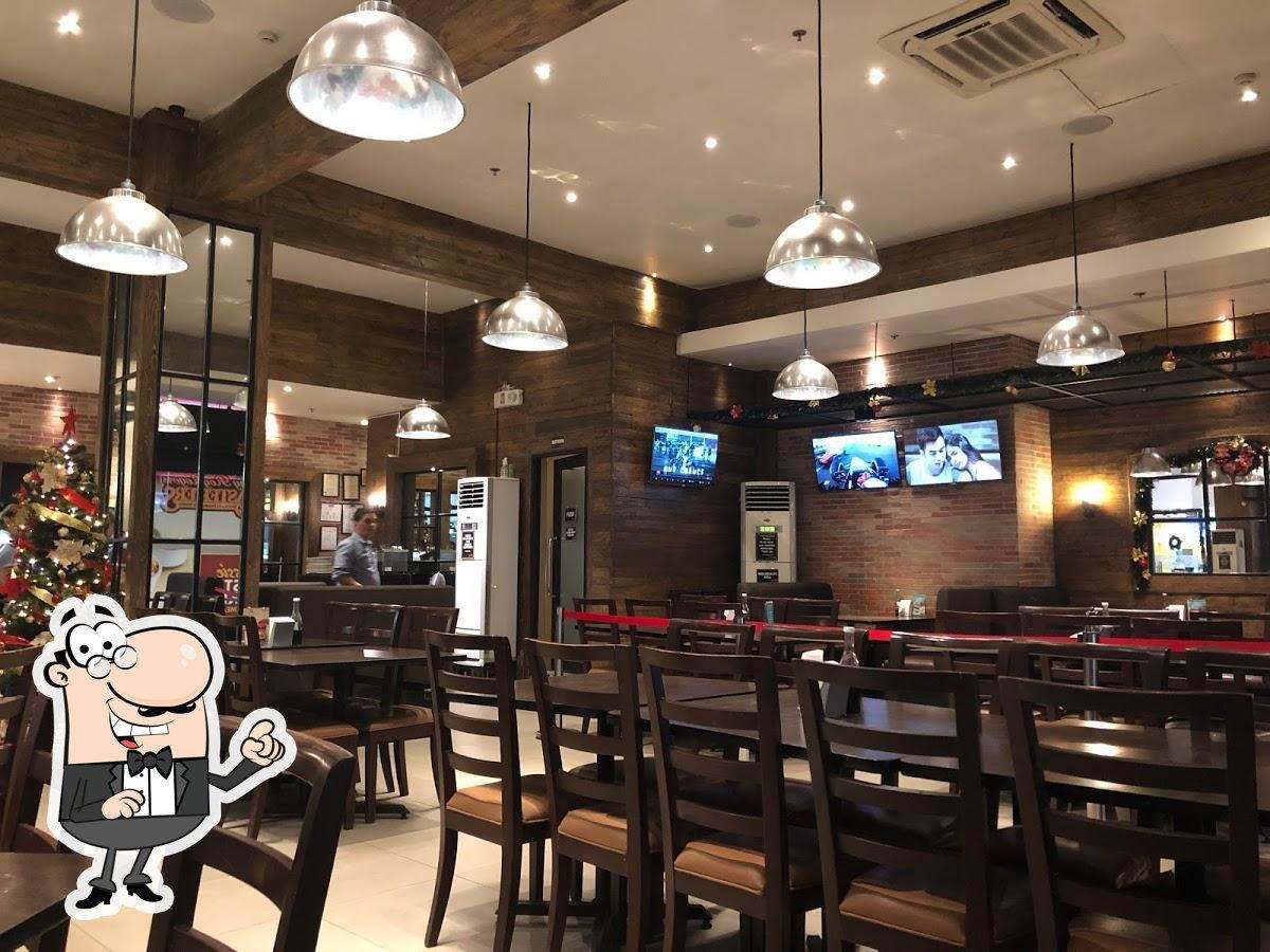 Gerry's Harbor Point restaurant in Olongapo