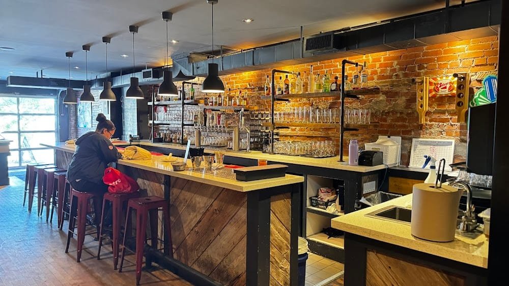 HAMBRGR Crown Point, Restaurant in Hamilton