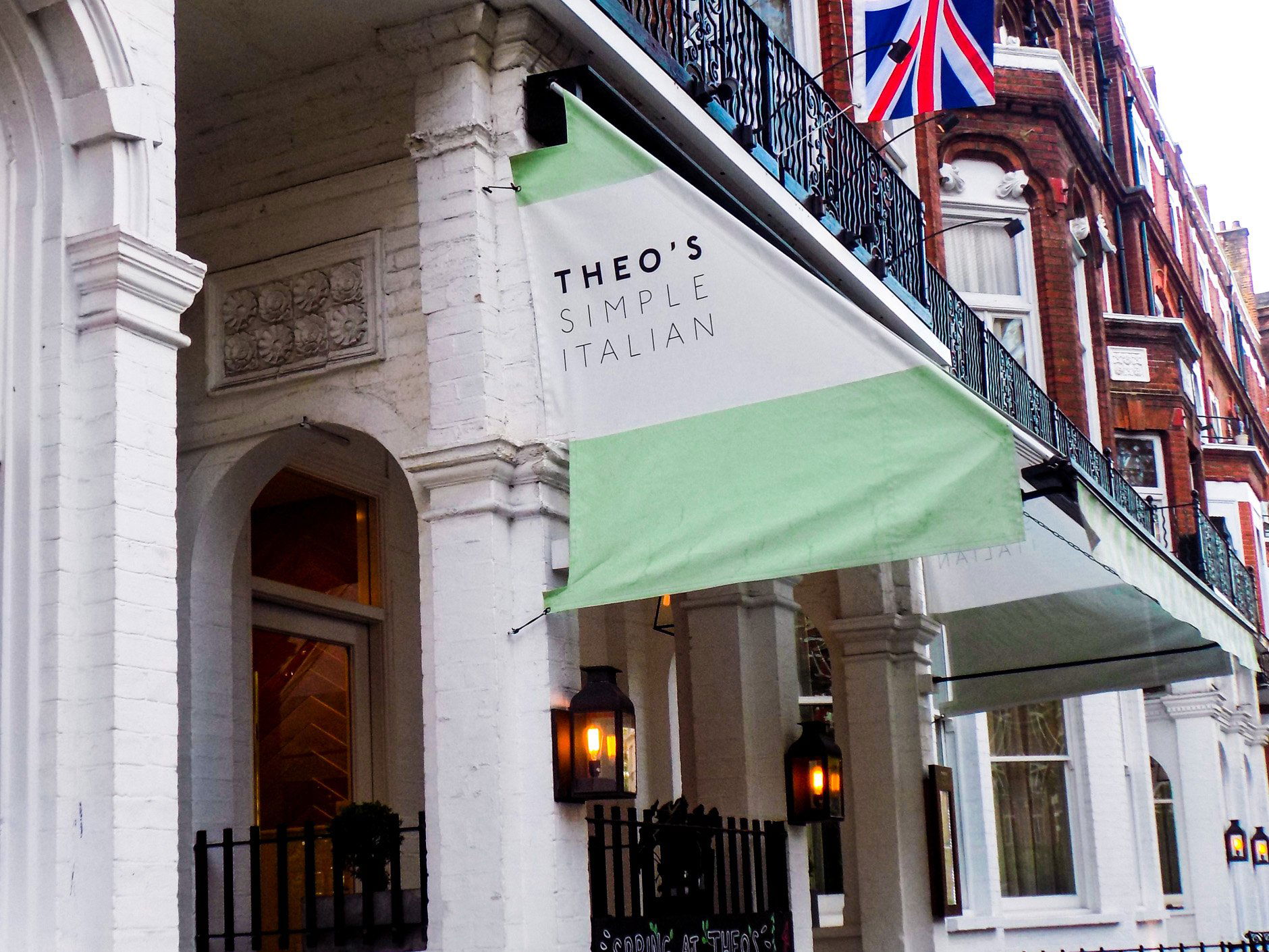 Theo's, Restaurant in London