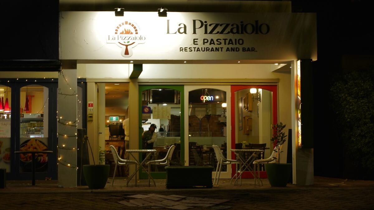 La Pizzaiolo e Pastaio Restaurant, Restaurant in Mile End