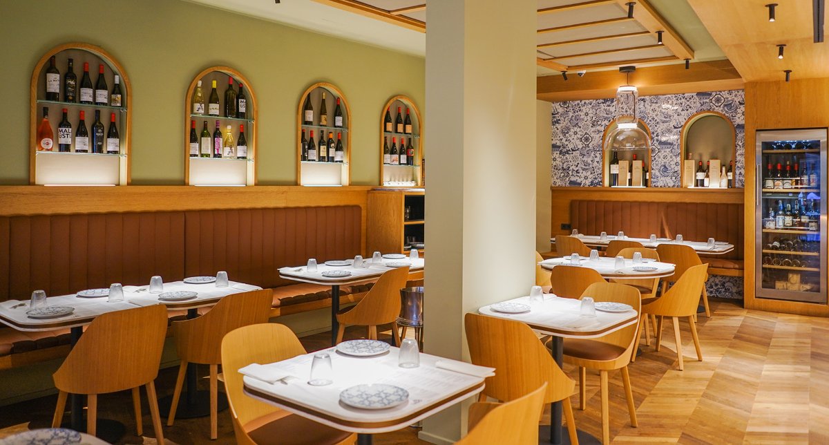 Al Lado, Restaurant in Seville