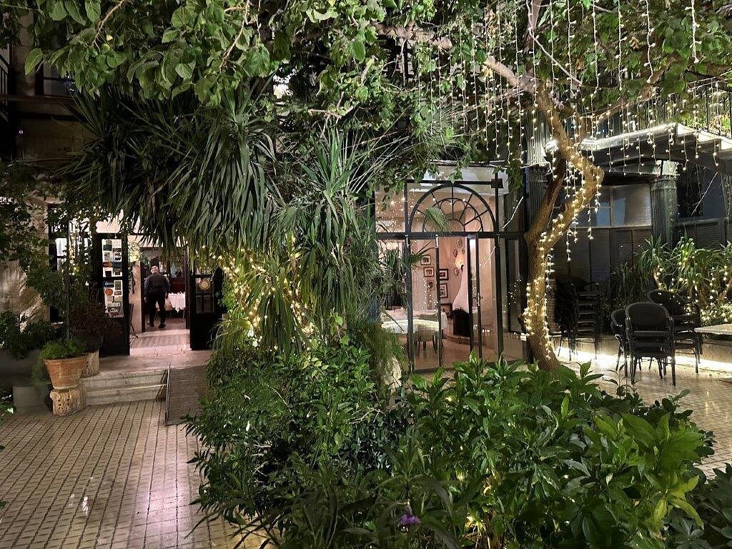 Romero, Restaurant in Amman