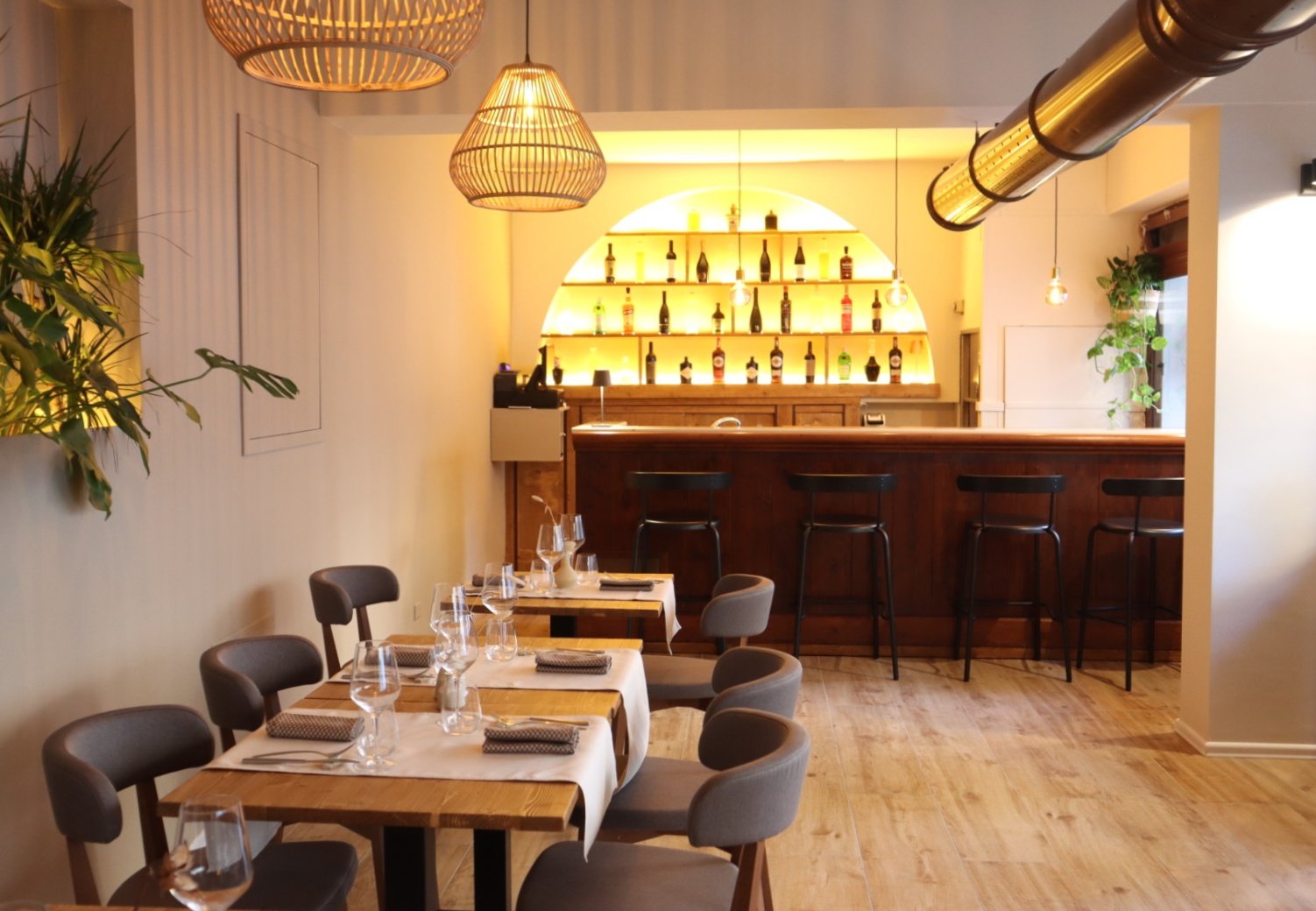 Dast Restaurant