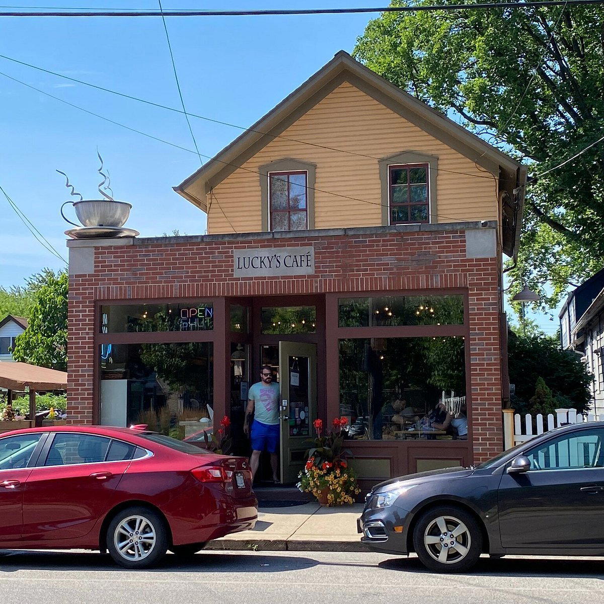 Lucky's Cafe restaurant in Cleveland