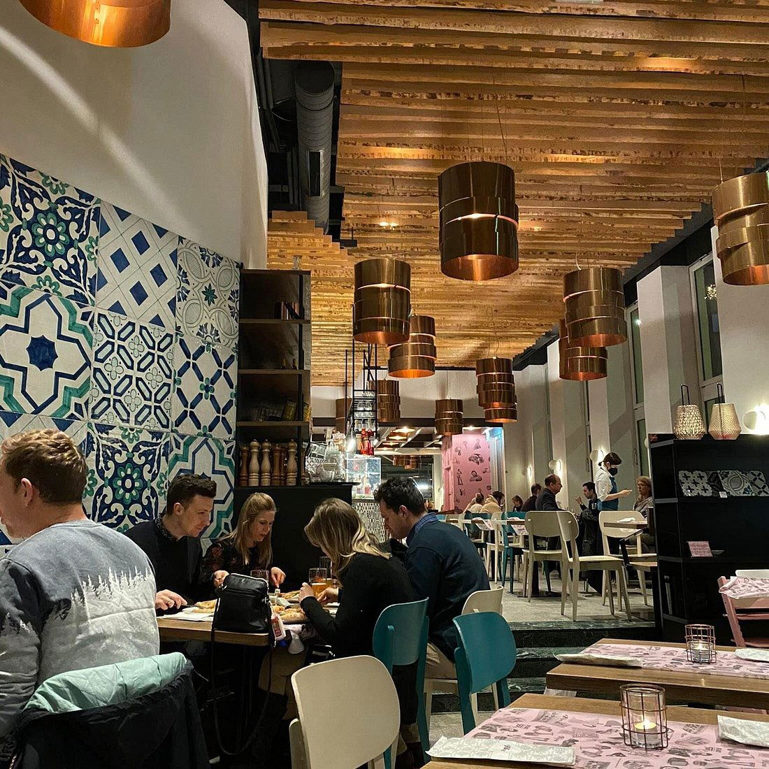 Riva Pizzeria, Restaurant in Vienna