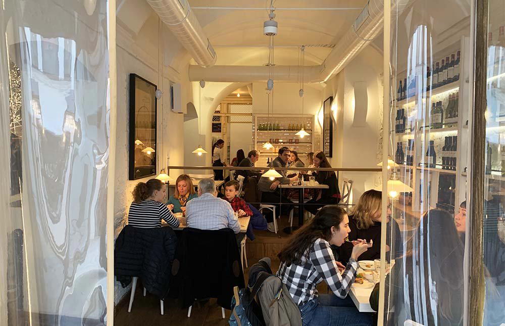 Le Bol Blanc restaurant in Vienna, Austria
