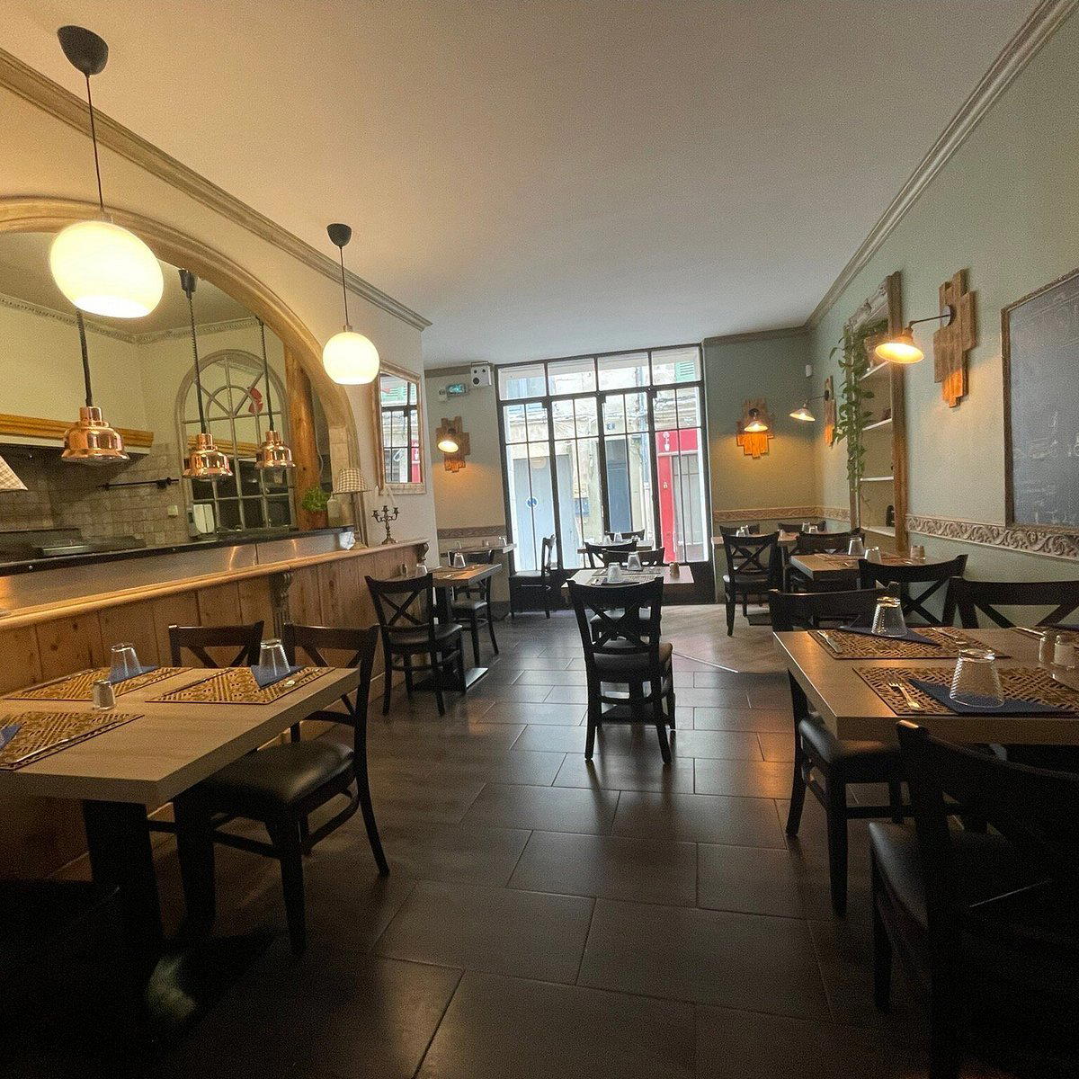 O'Papilles restaurant in Avignon, France