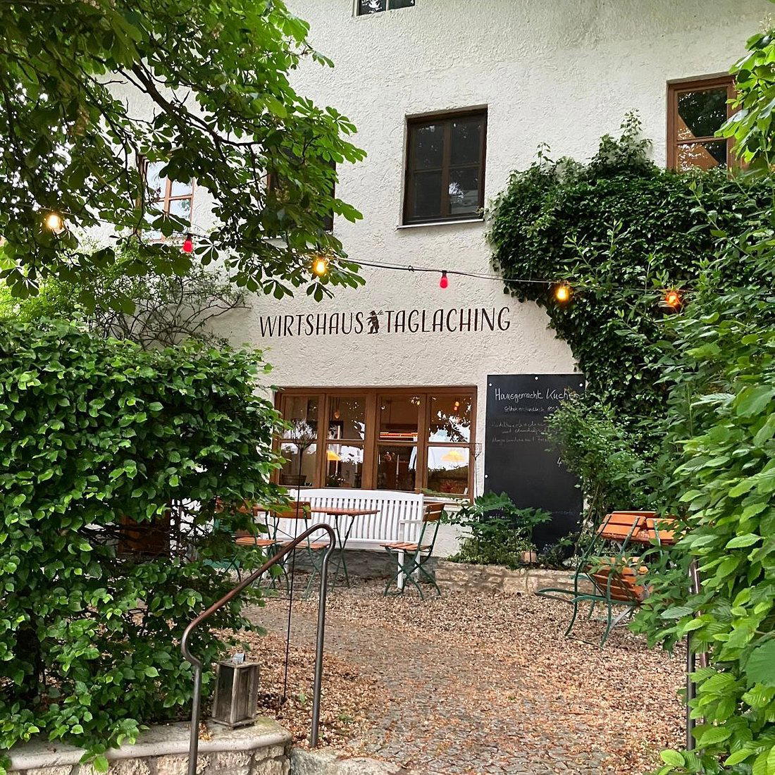 Wirtshaus Taglaching restaurant in Bruck, Germany