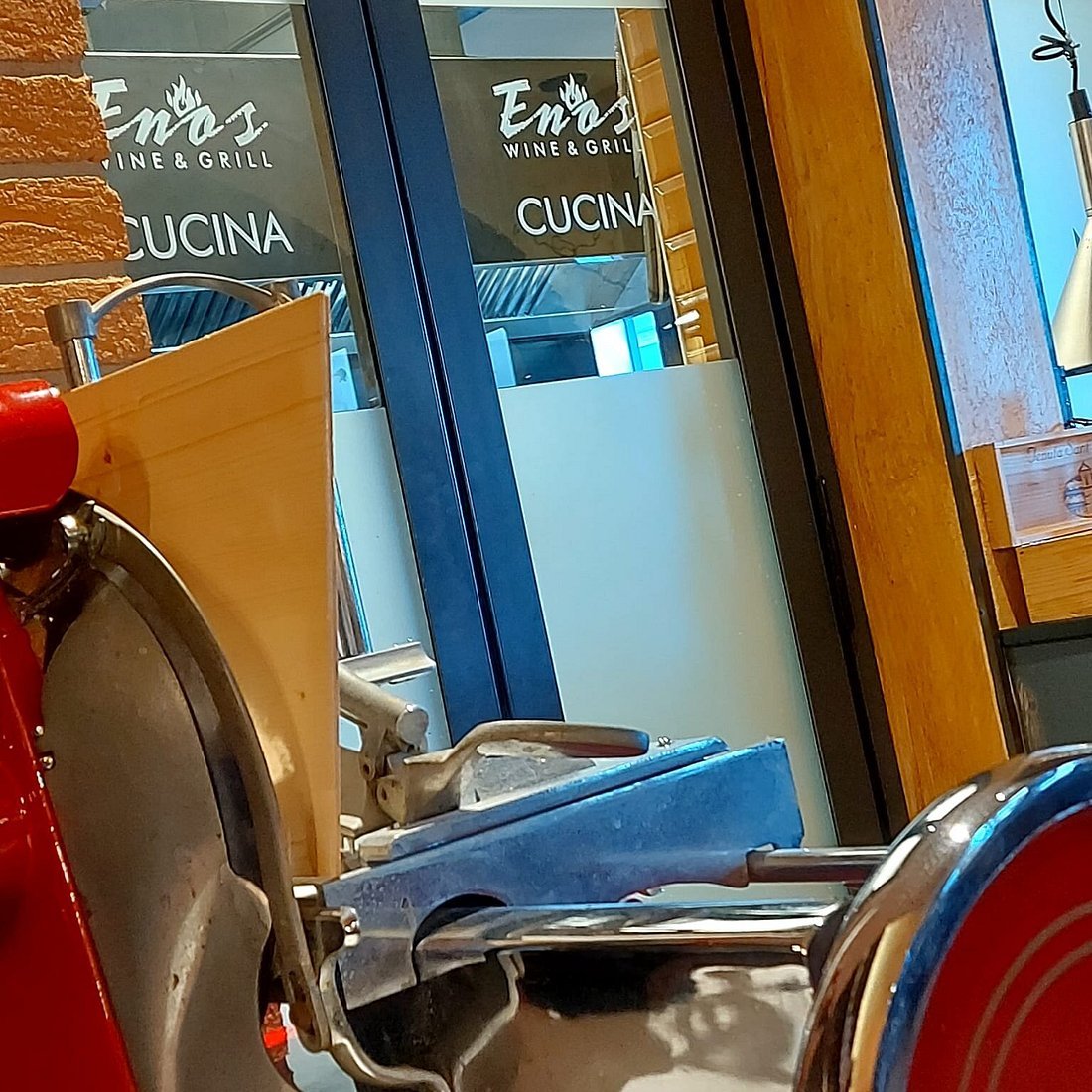 Enoteca Enos