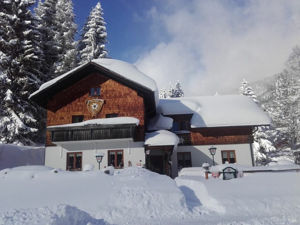 Spechtenseehütte restaurant in Stainach Purgg, Austria