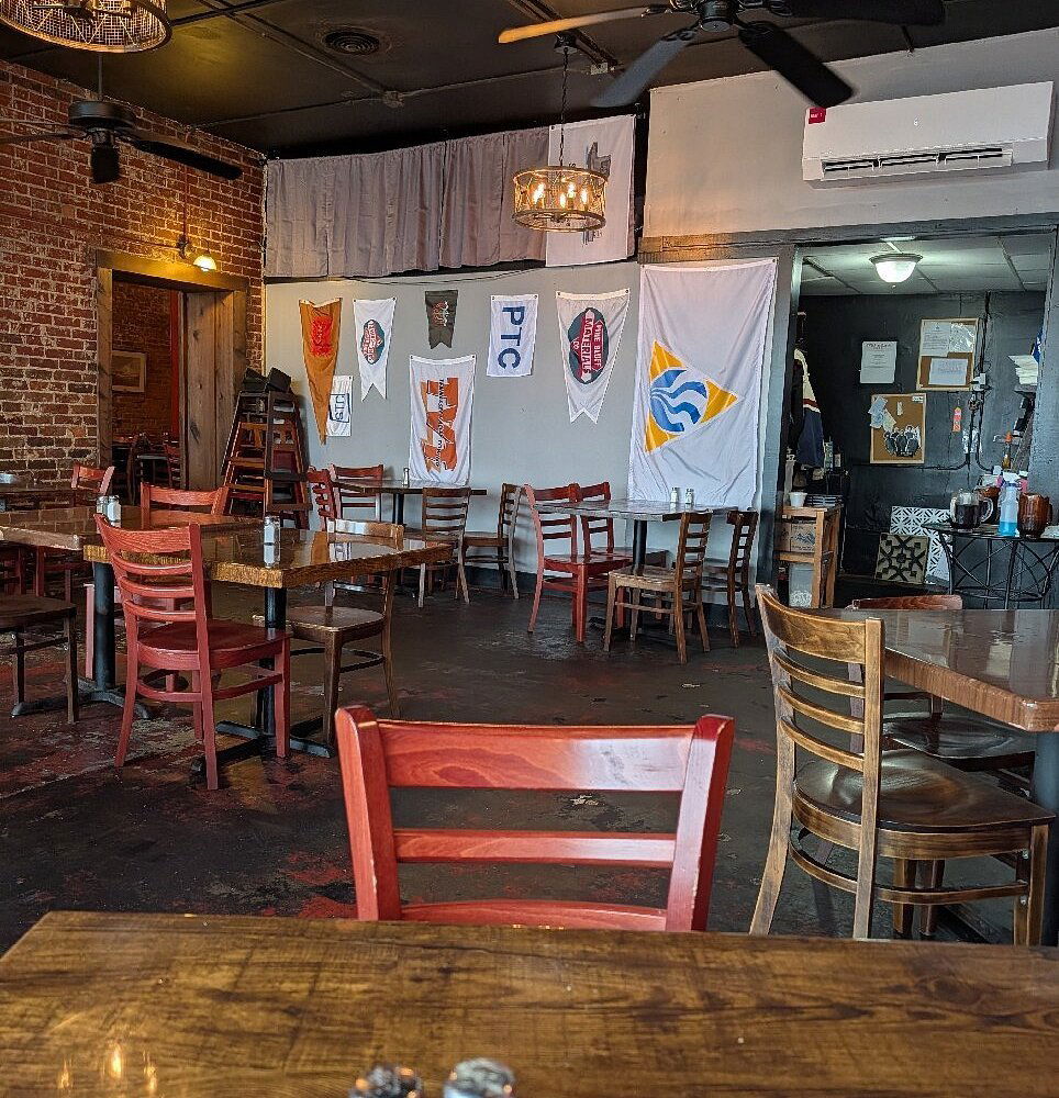 Doe's Eat Place, Restaurant in Greenville