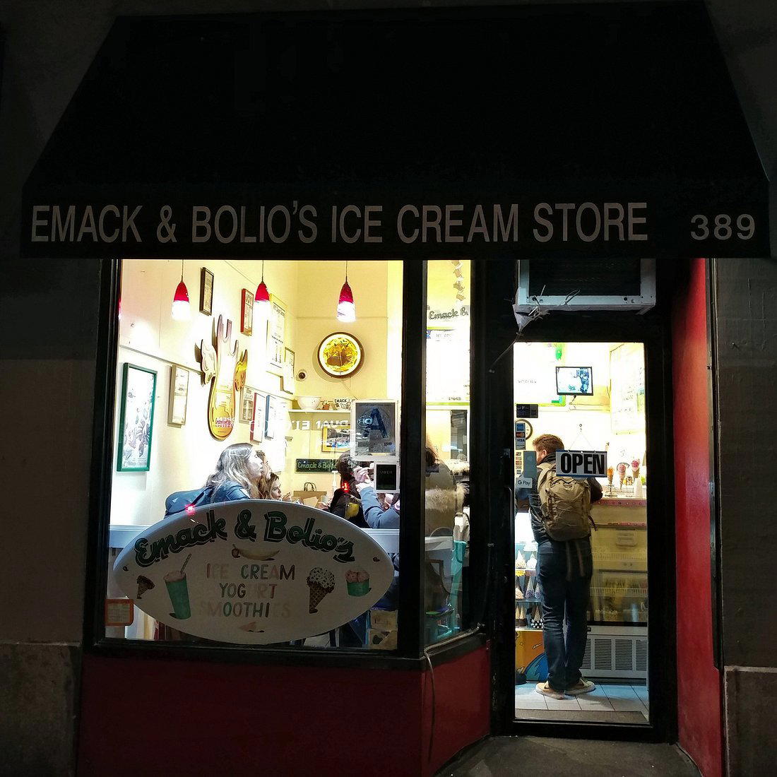 Emack & Bolio's restaurant in New York City, United States