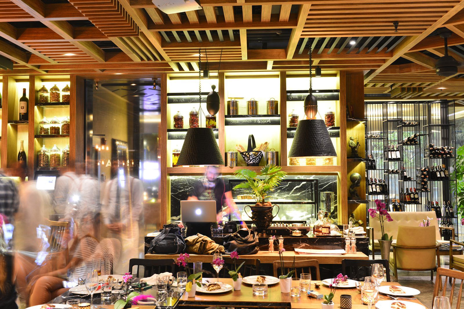 Delma Grill & Bar, Restaurant in Istanbul