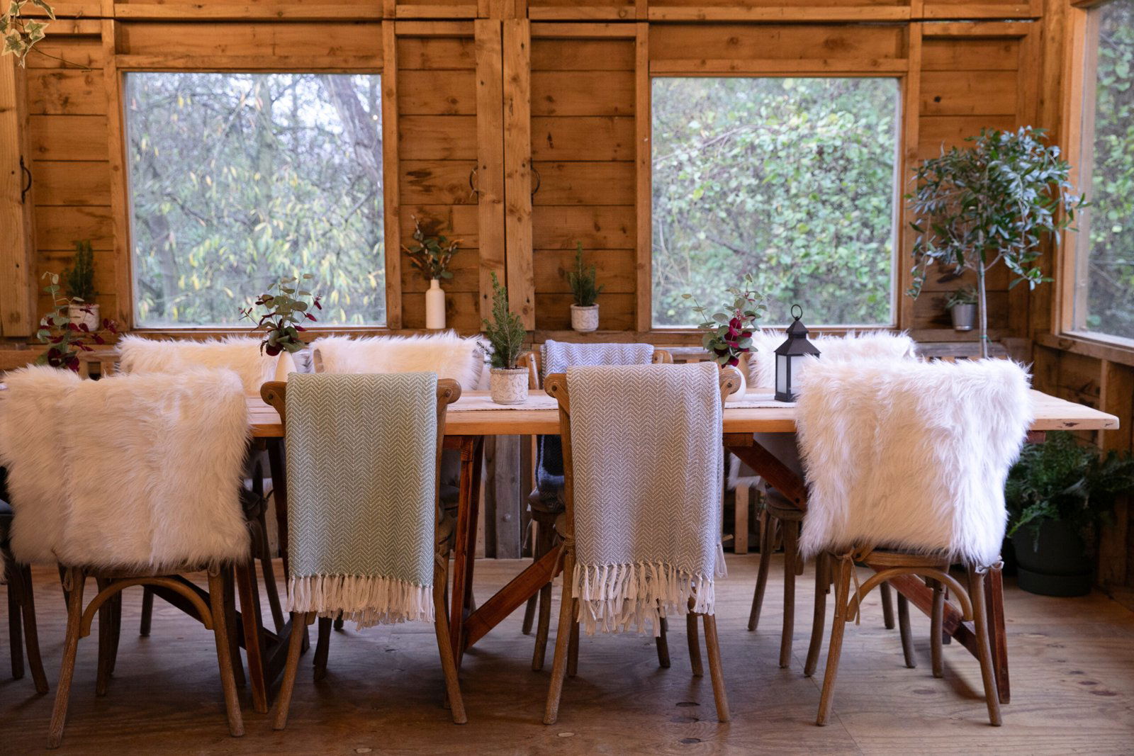 Feasting on the Deck, Restaurant in Broadway
