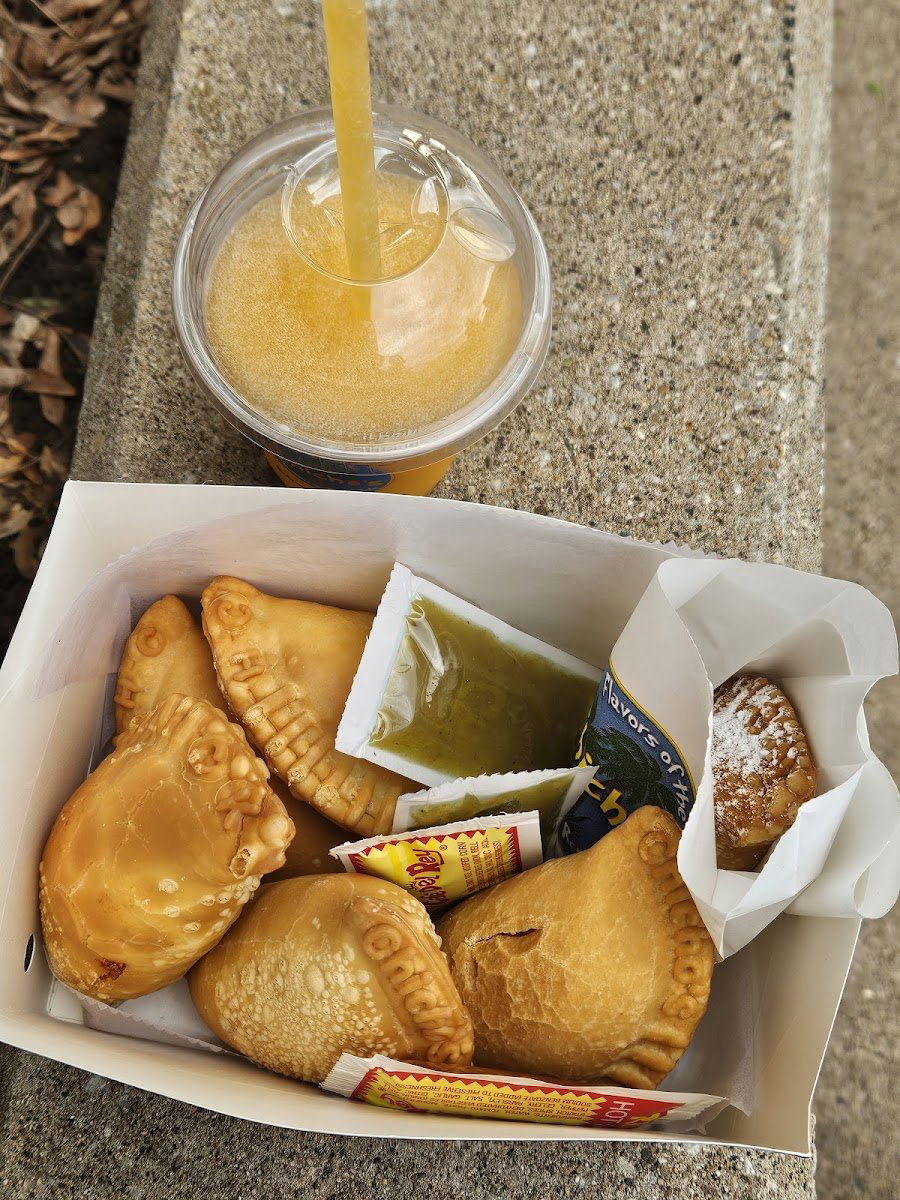 Chicho's Flavors of the Dominican Republic, Restaurant in Hooper