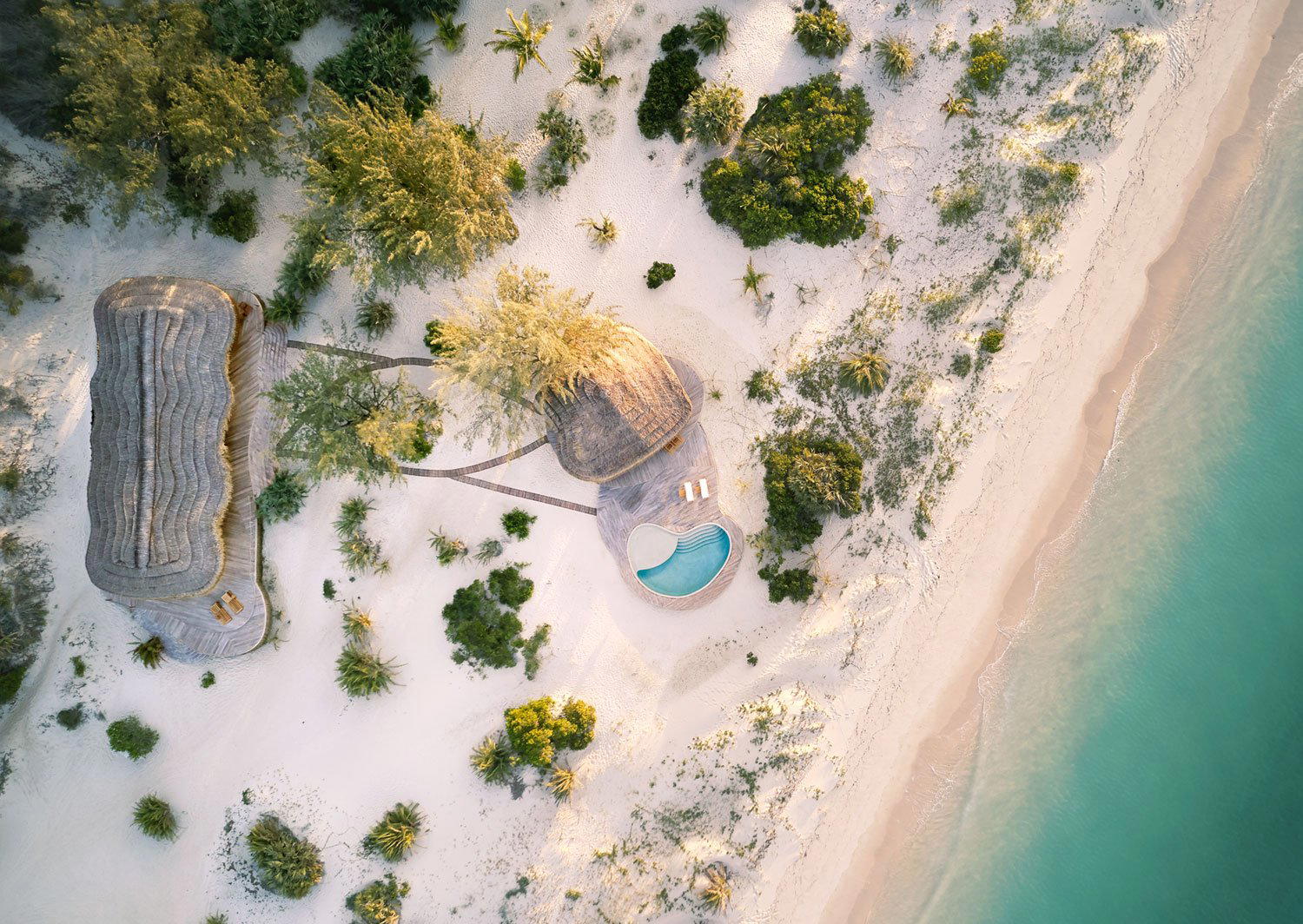 The Cove Mussassa restaurant in Benguerra Island