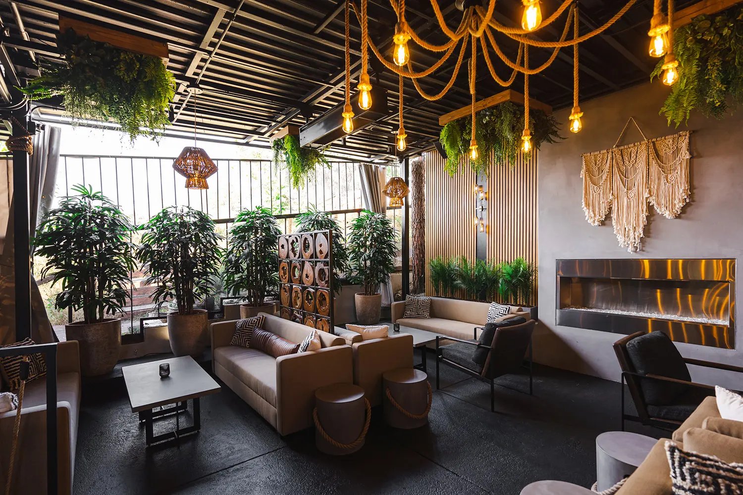 Rouge, Studio City, United States