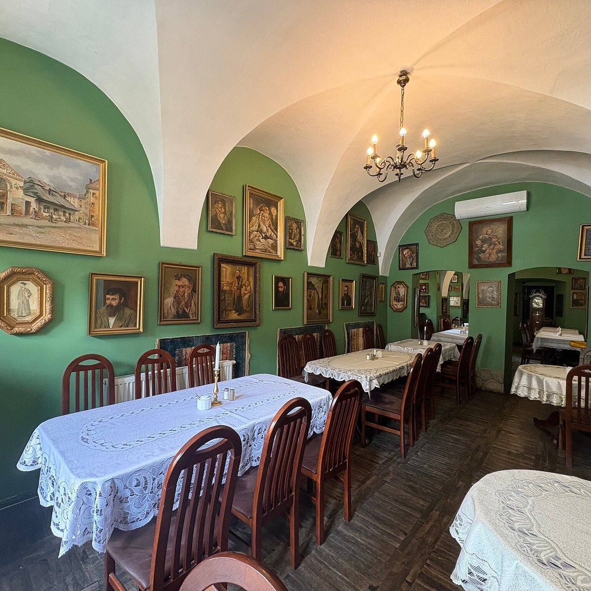 Ariel restaurant in Krakow, Poland