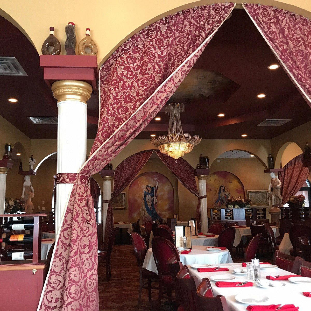Cafe Renaissance restaurant in Waite Park
