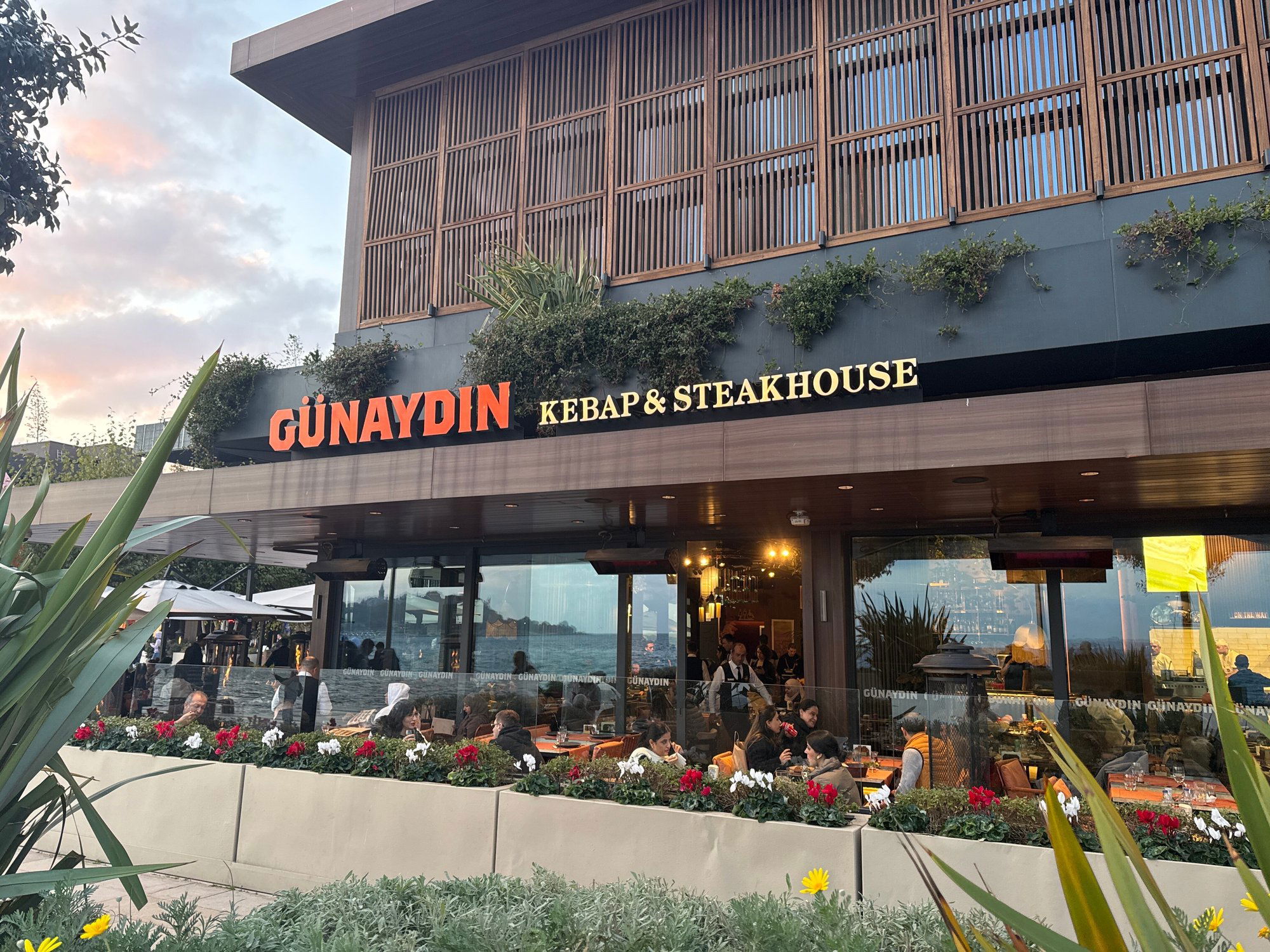 Günaydın Kasap & Steakhouse Suadiye, Restaurant in Istanbul