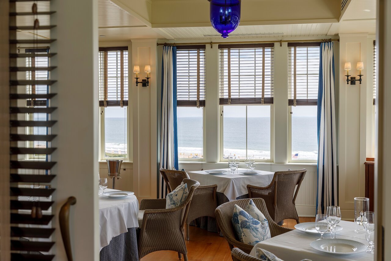 Coast, Restaurant in Watch Hill