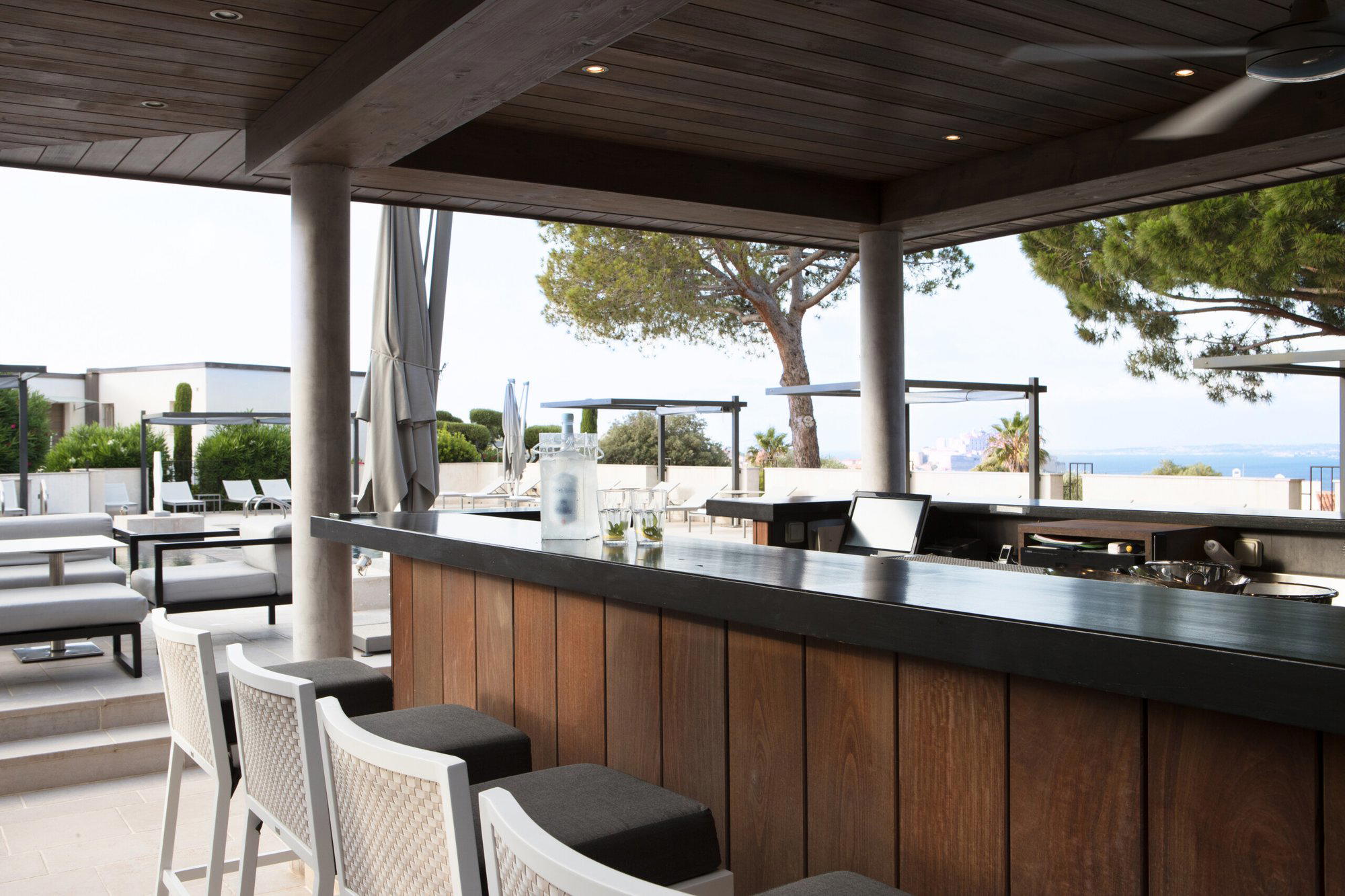 Pool Bar restaurant in Calvi