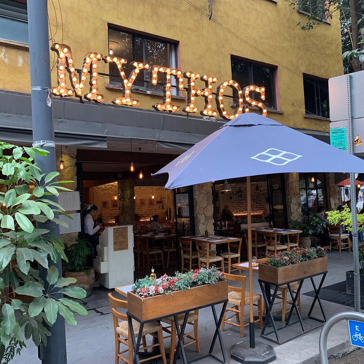 Mythos Cibeles restaurant in Mexico City, Mexico