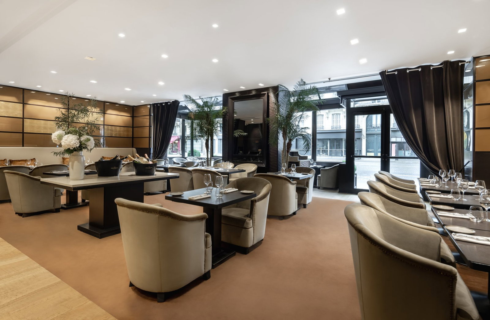 Café M, Paris, France