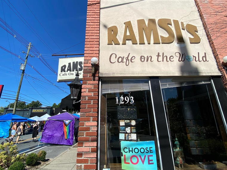 Ramsi's Cafe On The World, Louisville, United States