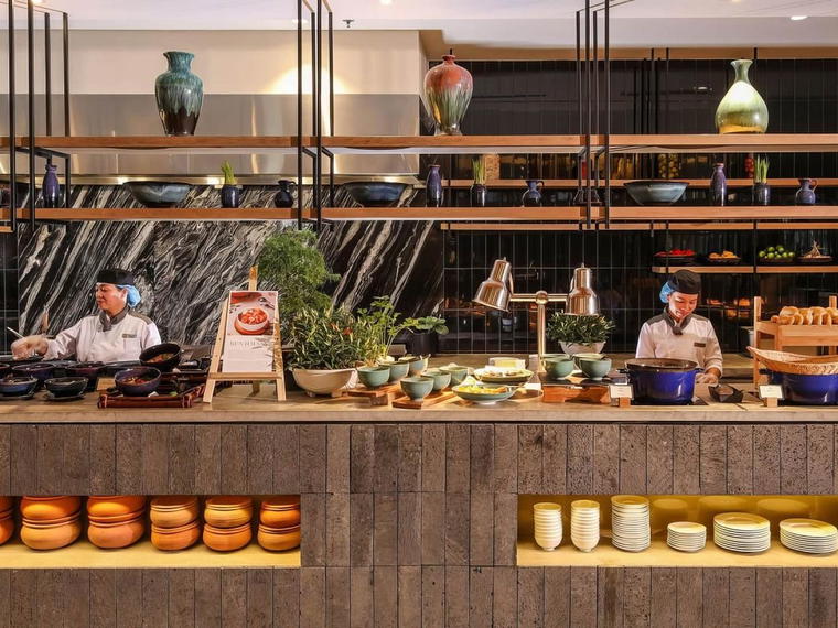 Bay Grill & Mixology, Ha Long, Vietnam